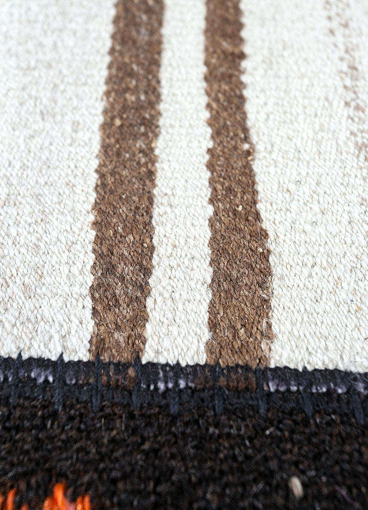 provenance grey and black wool hand knotted Rug - CloseUp