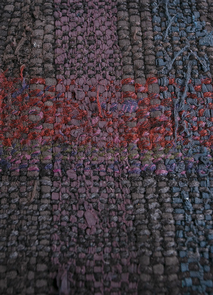 provenance grey and black wool hand knotted Rug - CloseUp