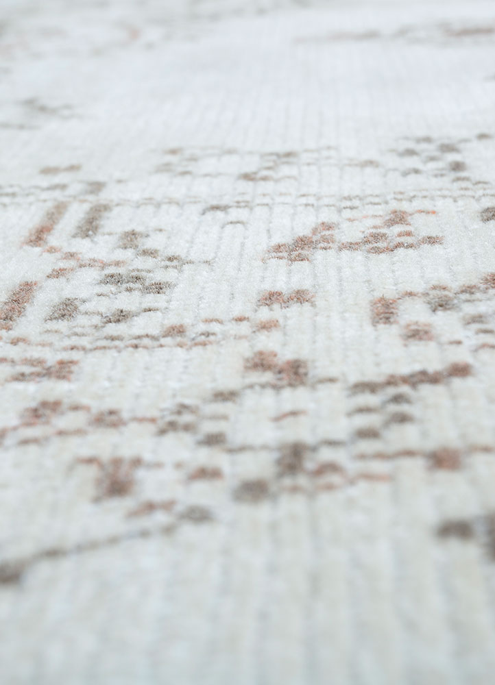 vintage ivory wool hand knotted Rug - CloseUp