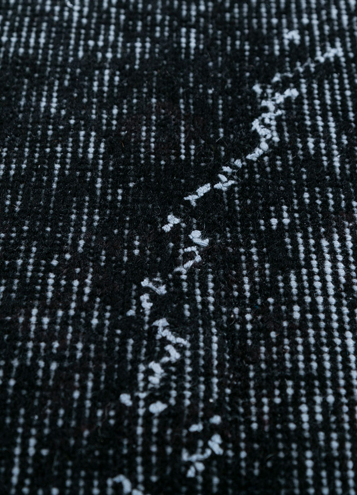 lacuna grey and black wool hand knotted Rug - CloseUp