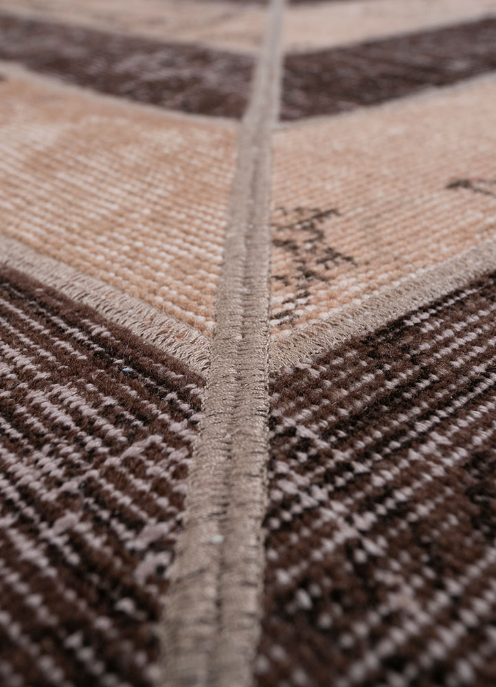 provenance beige and brown wool hand knotted Rug - CloseUp