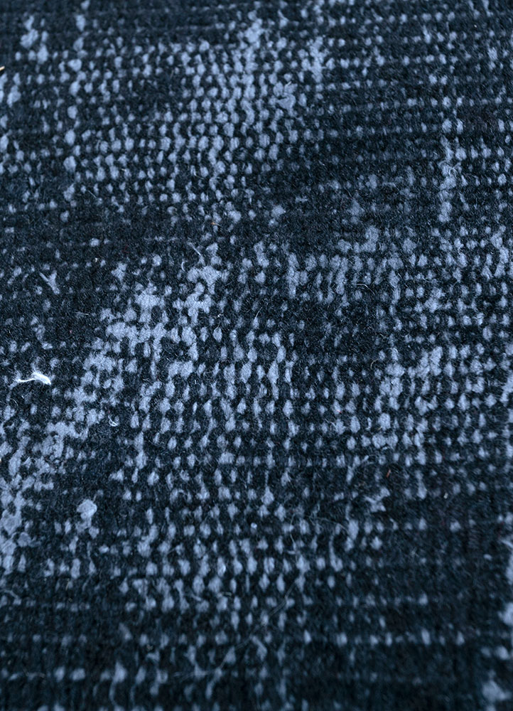 provenance grey and black wool hand knotted Rug - CloseUp