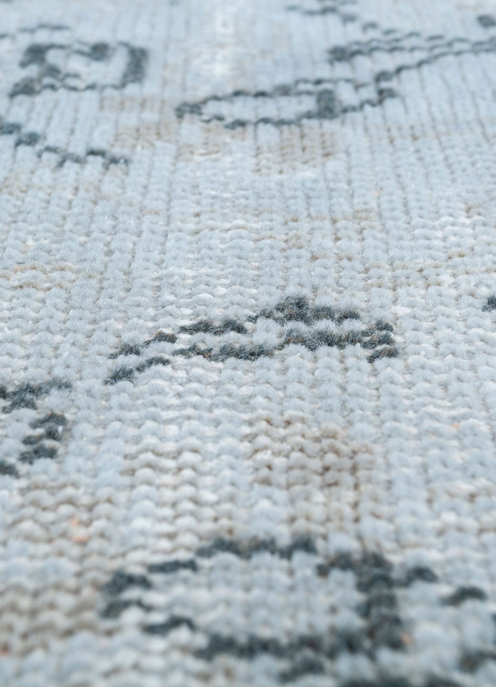 vintage blue wool hand knotted Rug - CloseUp