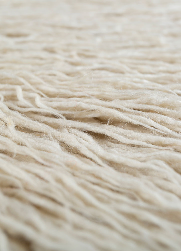 zuri ivory wool hand knotted Rug - CloseUp