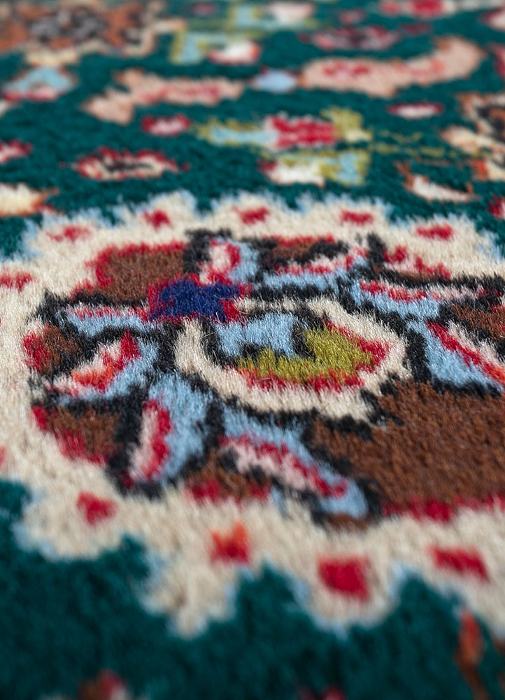 aalam green wool hand knotted Rug - CloseUp
