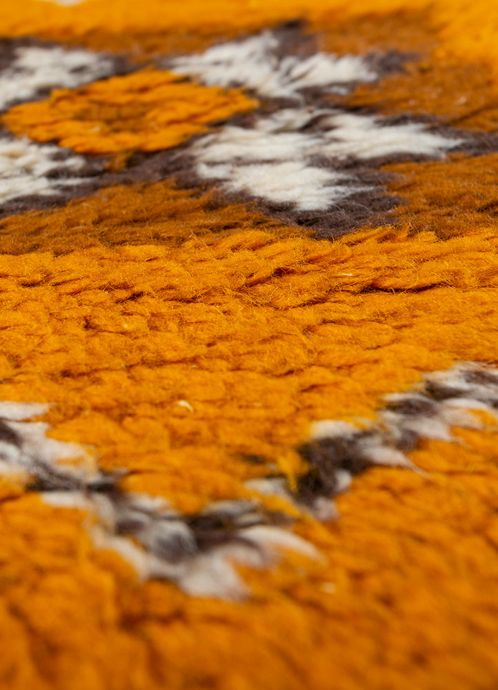zuri red and orange wool hand knotted Rug - CloseUp