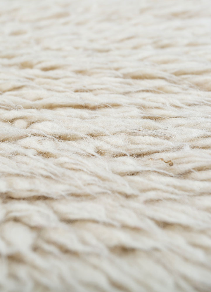 zuri ivory wool hand knotted Rug - CloseUp