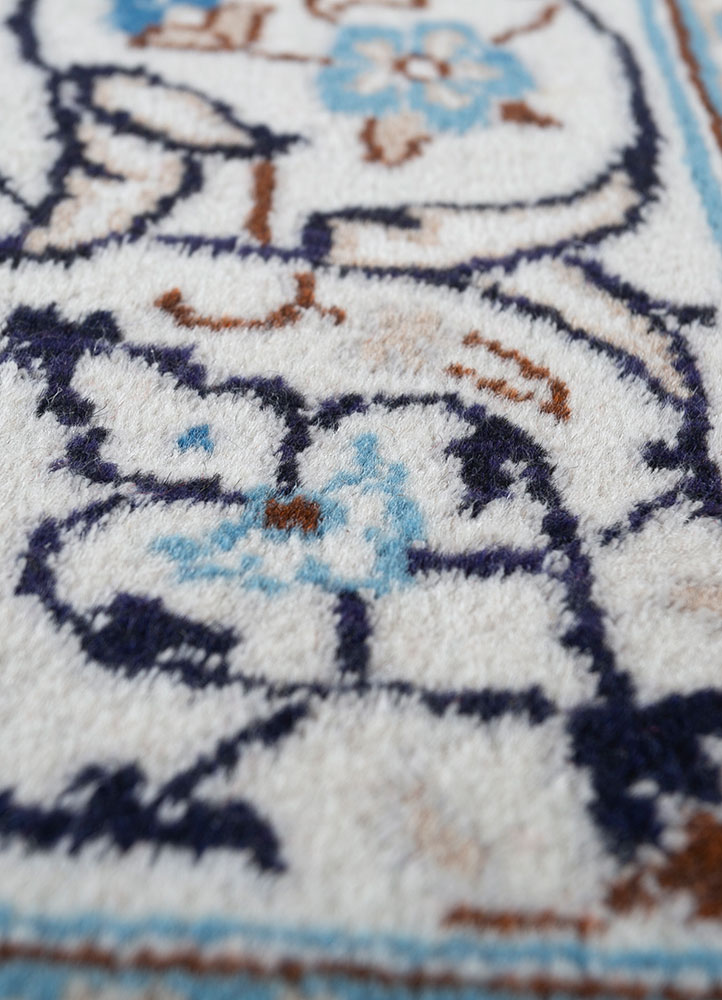 aalam red and orange wool hand knotted Rug - CloseUp