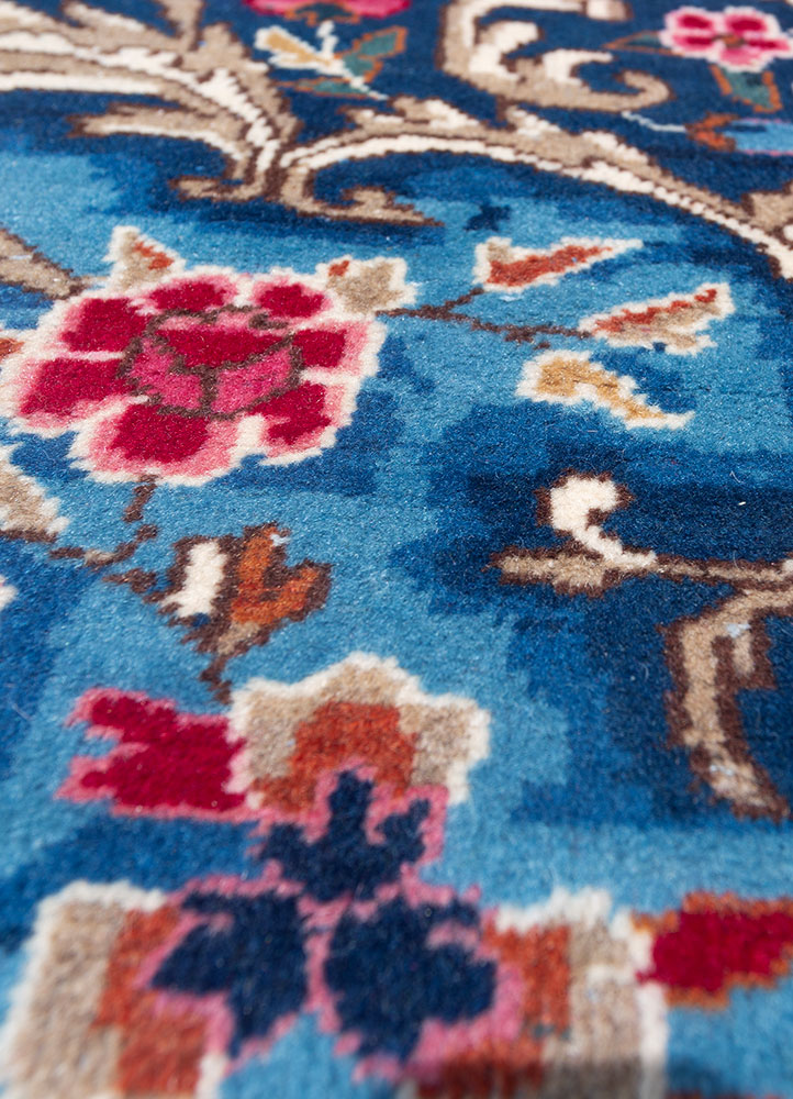 aalam red and orange wool hand knotted Rug - CloseUp