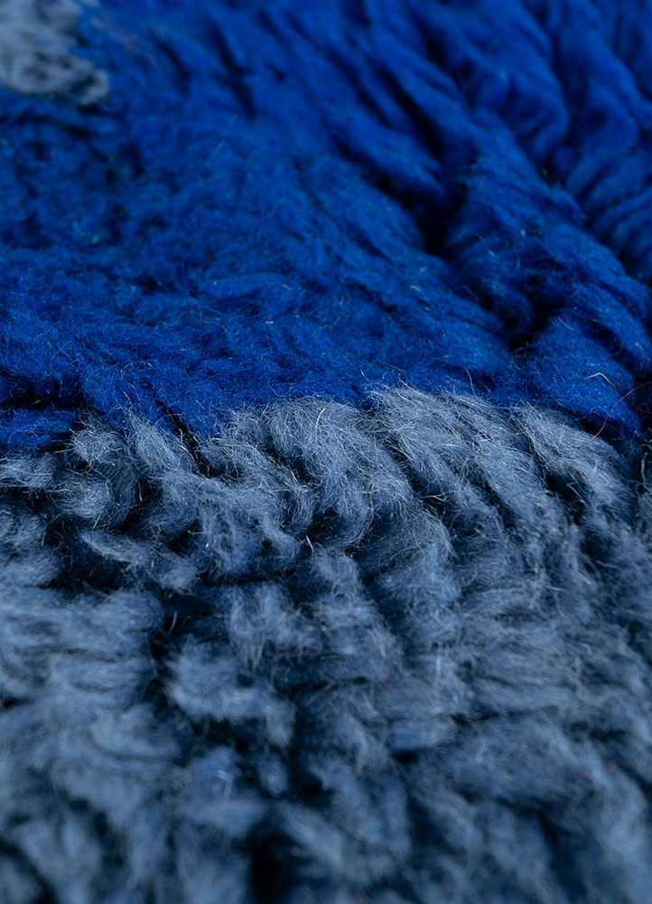 zuri blue wool hand knotted Rug - CloseUp