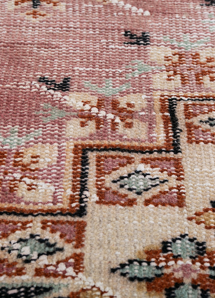 vintage red and orange wool hand knotted Rug - CloseUp