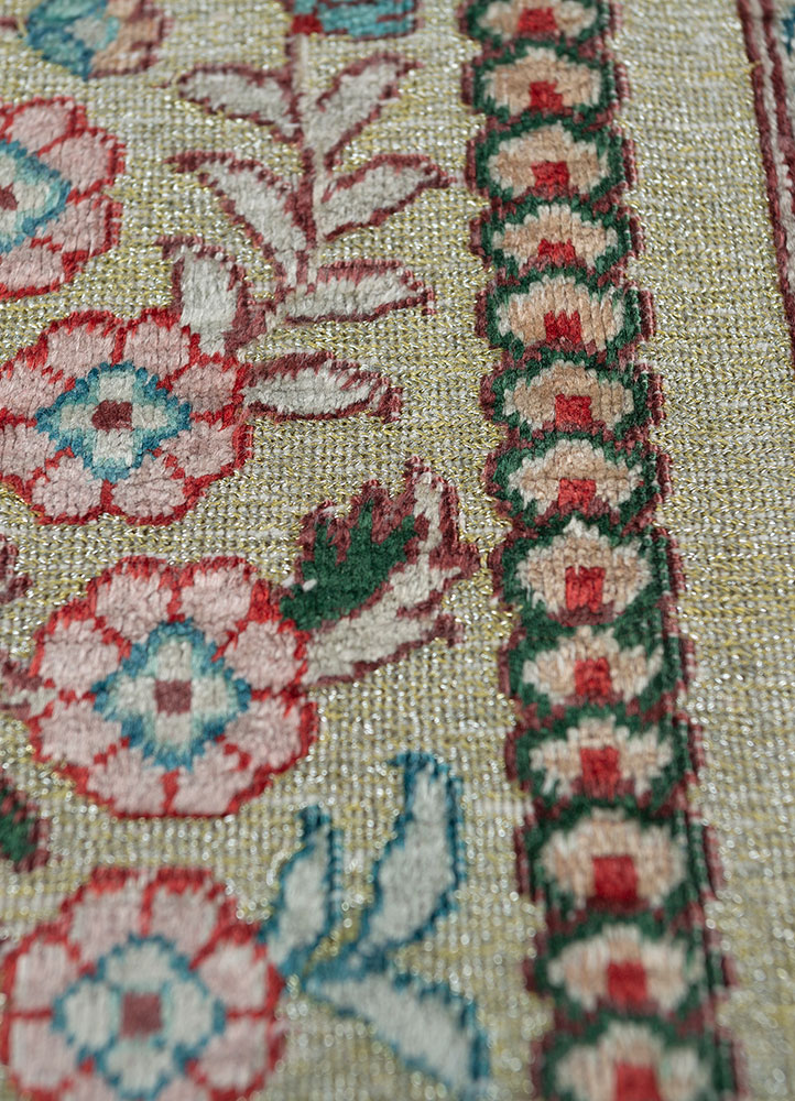 gulmarg gold silk hand knotted Rug - CloseUp