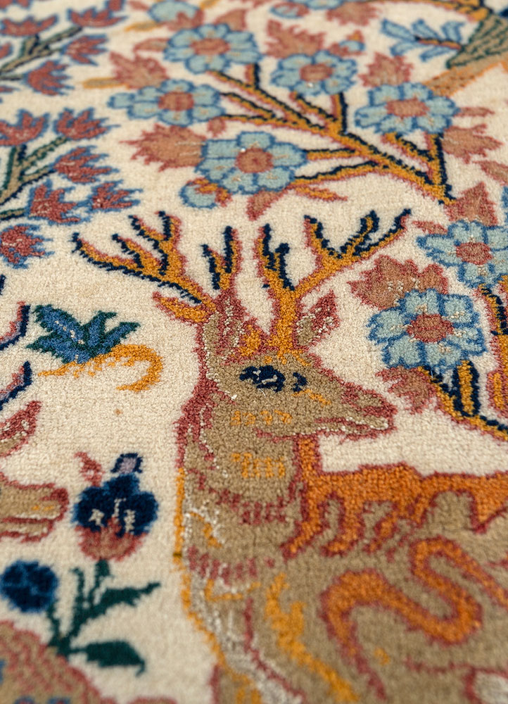 gulmarg gold wool hand knotted Rug - CloseUp