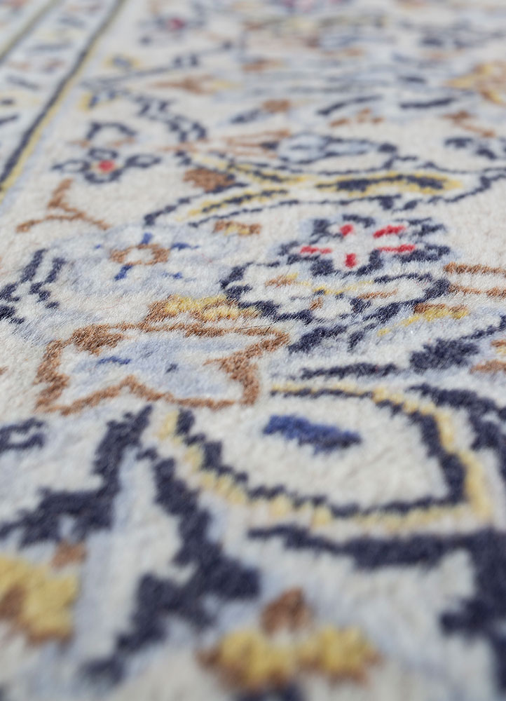 aalam ivory wool hand knotted Rug - CloseUp