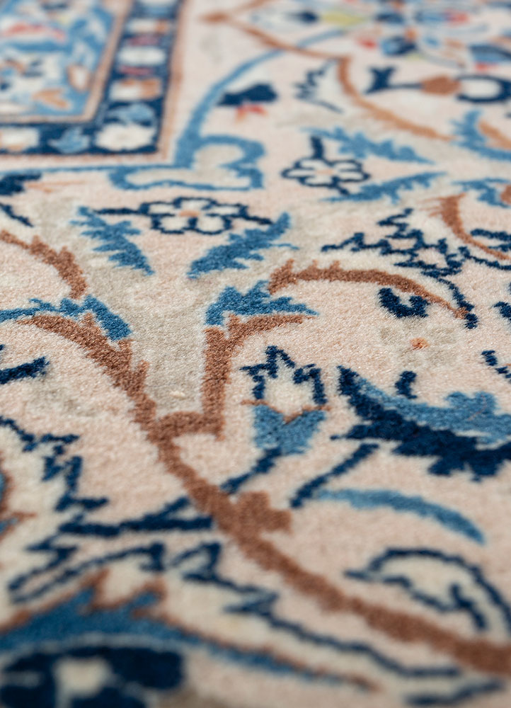 aalam ivory wool hand knotted Rug - CloseUp