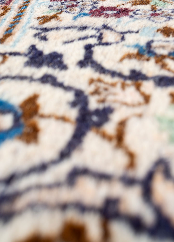 aalam gold wool hand knotted Rug - CloseUp