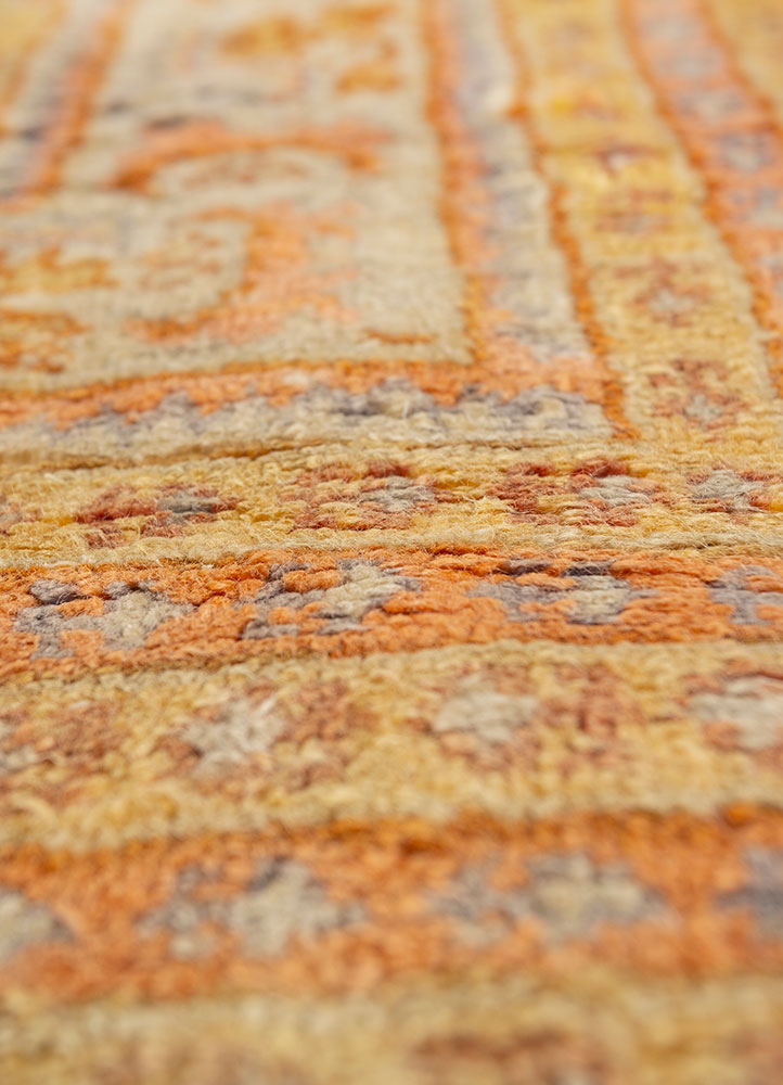 aalam gold wool hand knotted Rug - CloseUp