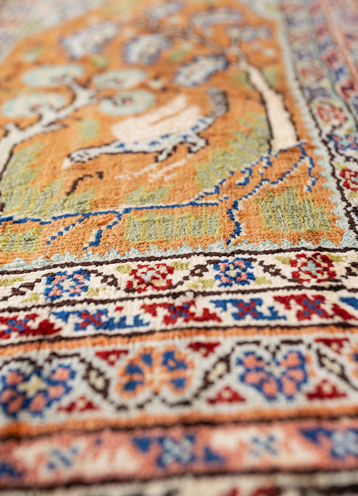 gulmarg red and orange silk hand knotted Rug - CloseUp