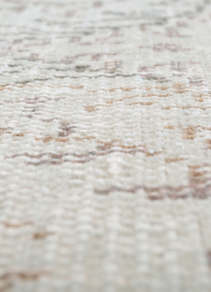 vintage beige and brown wool hand knotted Rug - CloseUp