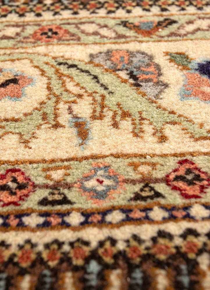aalam red and orange wool hand knotted Rug - CloseUp