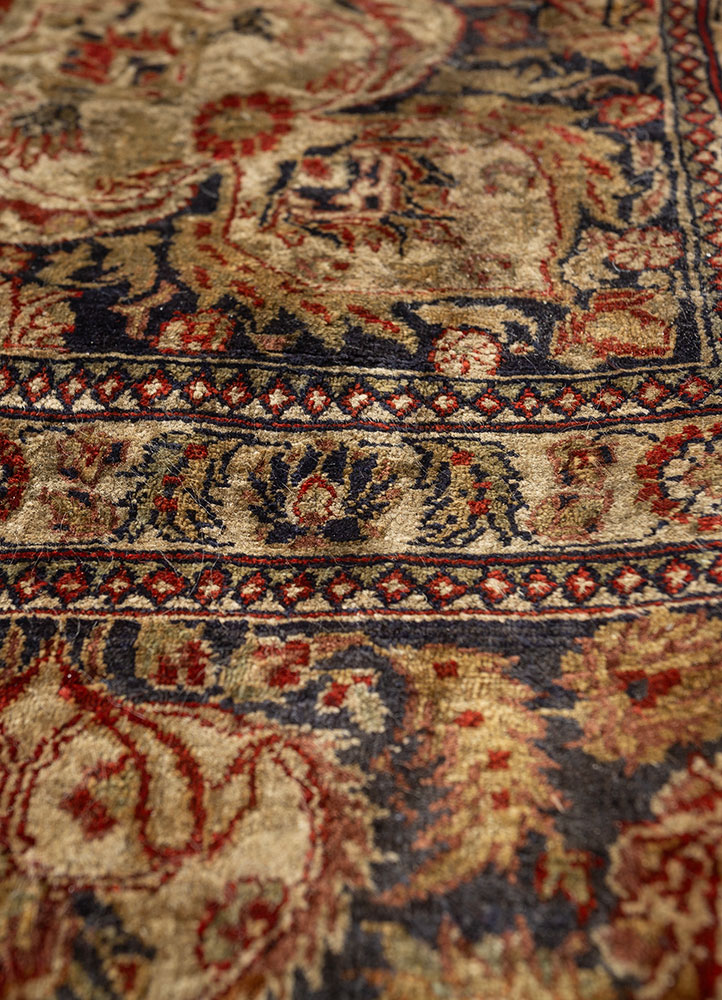 gulmarg red and orange silk hand knotted Rug - CloseUp