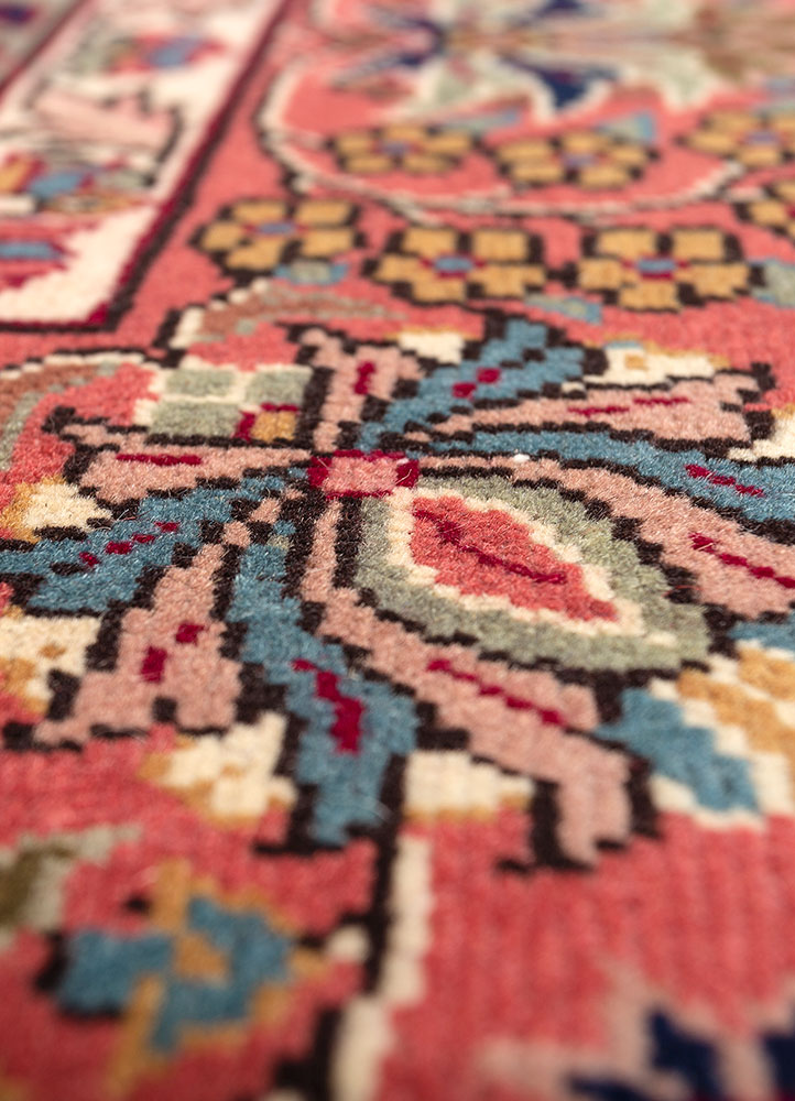 aalam gold wool hand knotted Rug - CloseUp