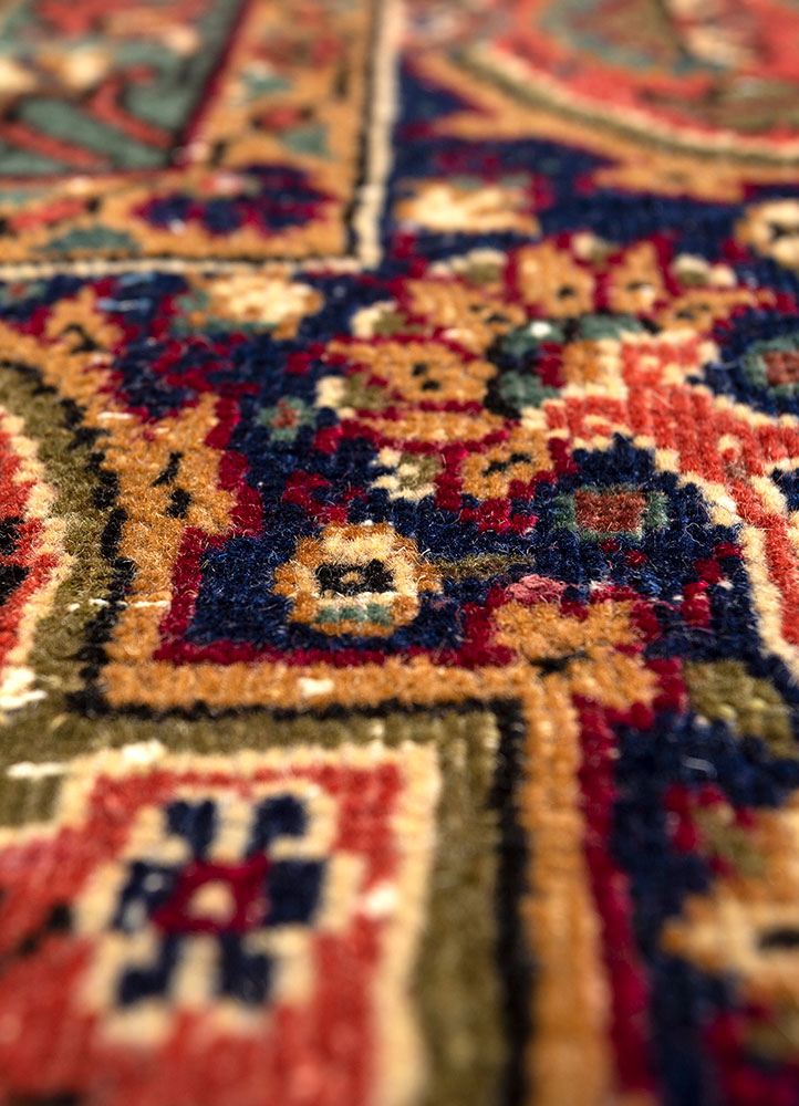 aalam gold wool hand knotted Rug - CloseUp