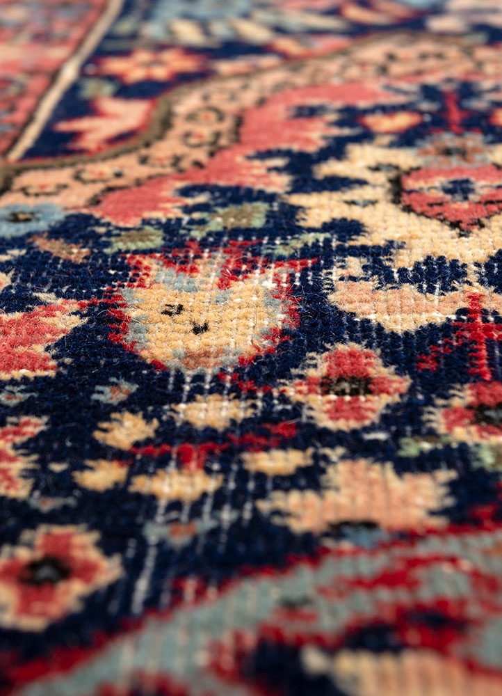 aalam gold wool hand knotted Rug - CloseUp