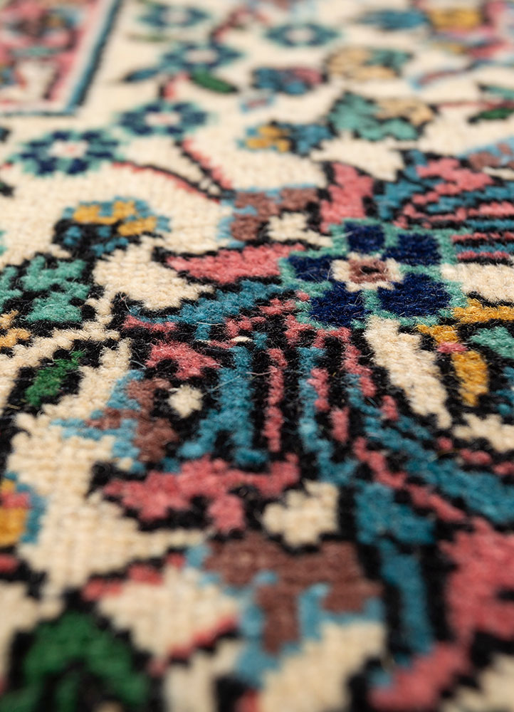 aalam pink and purple wool hand knotted Rug - CloseUp