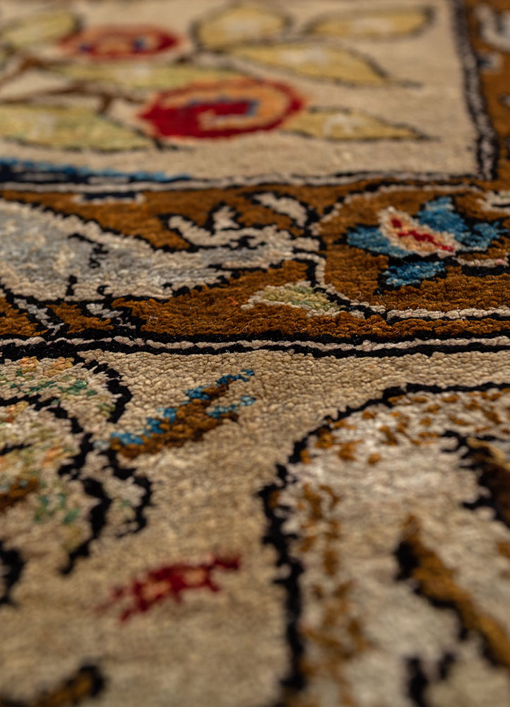 gulmarg gold silk hand knotted Rug - CloseUp