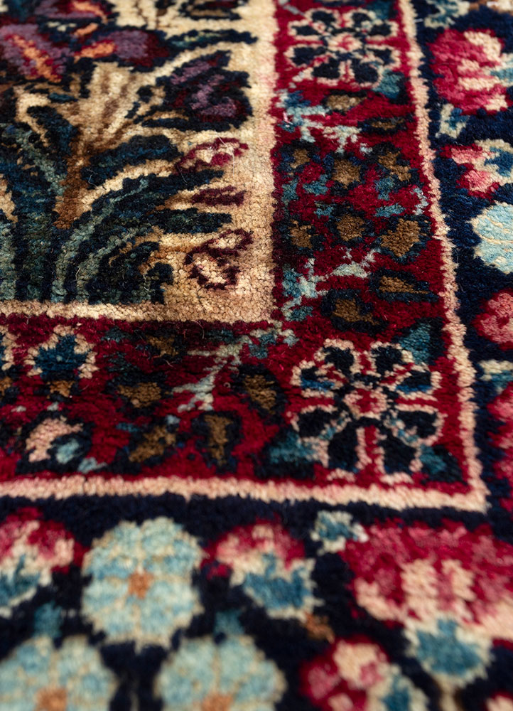 aalam gold wool hand knotted Rug - CloseUp
