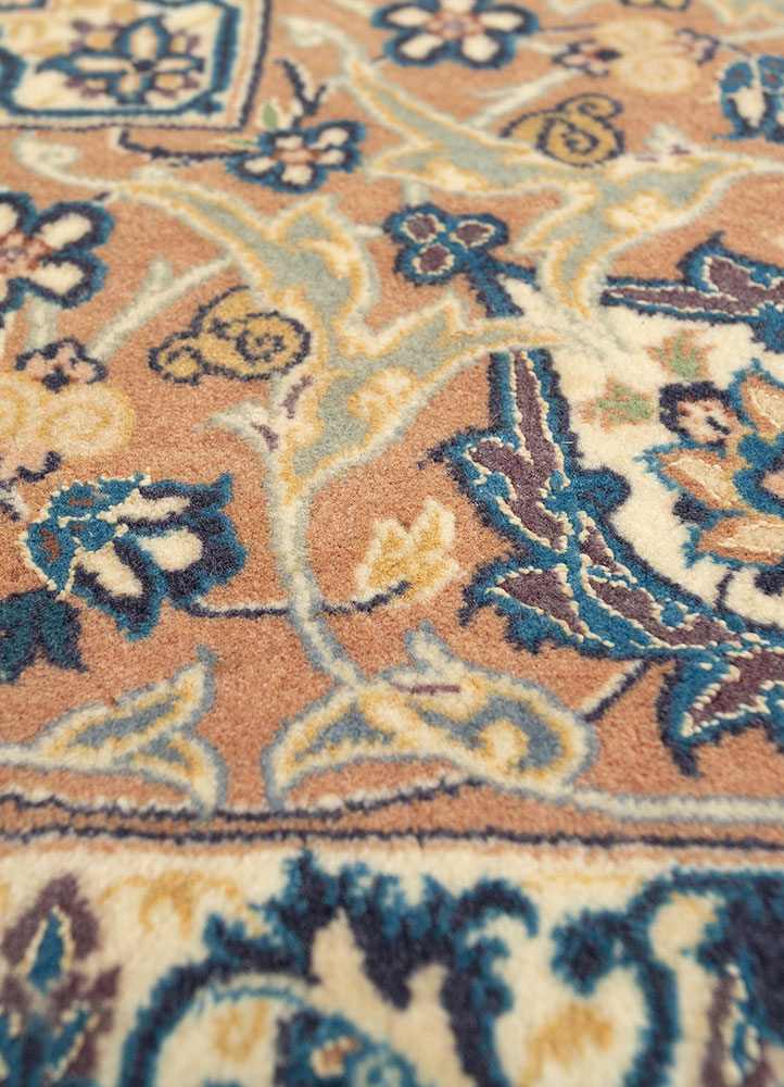 gulmarg gold wool and silk hand knotted Rug - CloseUp