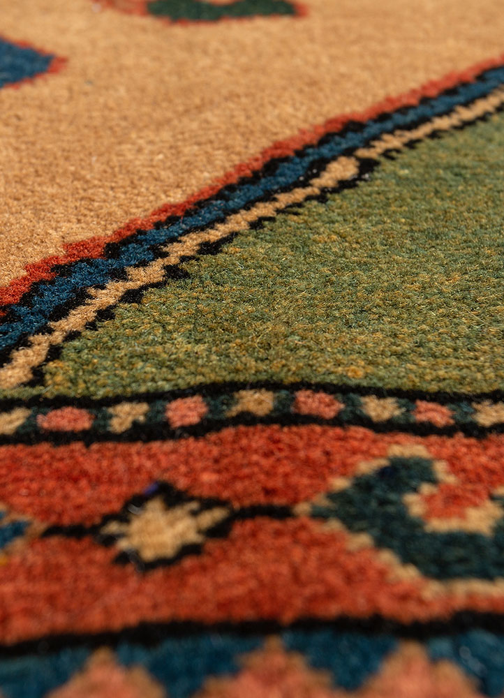 aalam gold wool hand knotted Rug - CloseUp