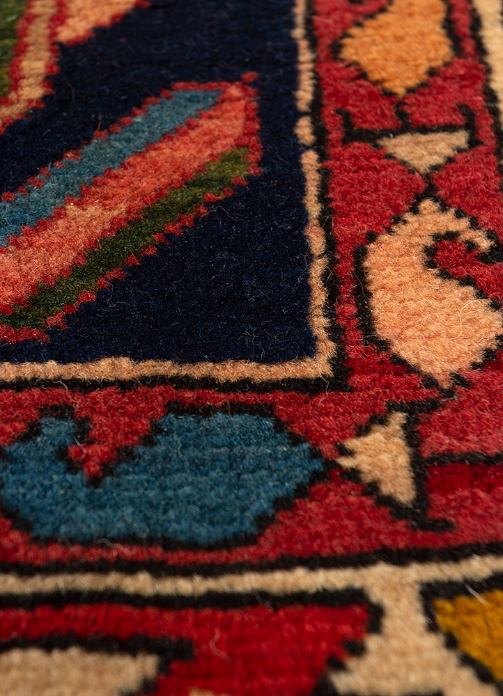 nuray gold wool hand knotted Rug - CloseUp