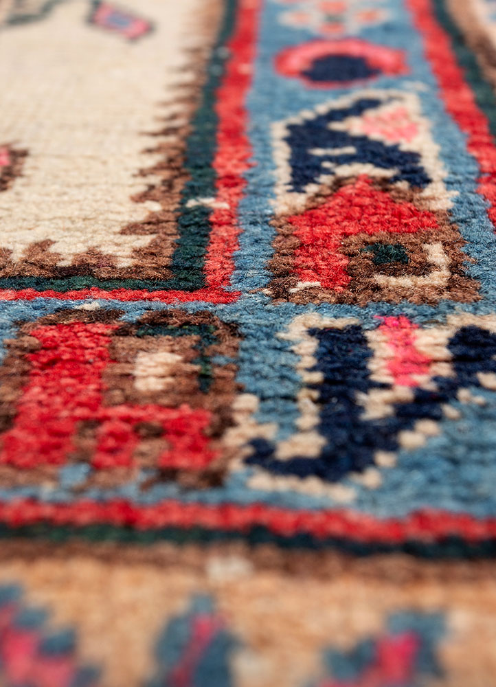 kiaan ivory wool hand knotted Rug - CloseUp