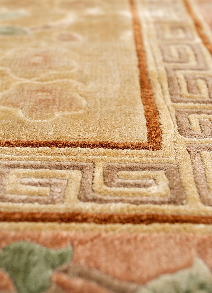 gulmarg gold silk hand knotted Rug - CloseUp