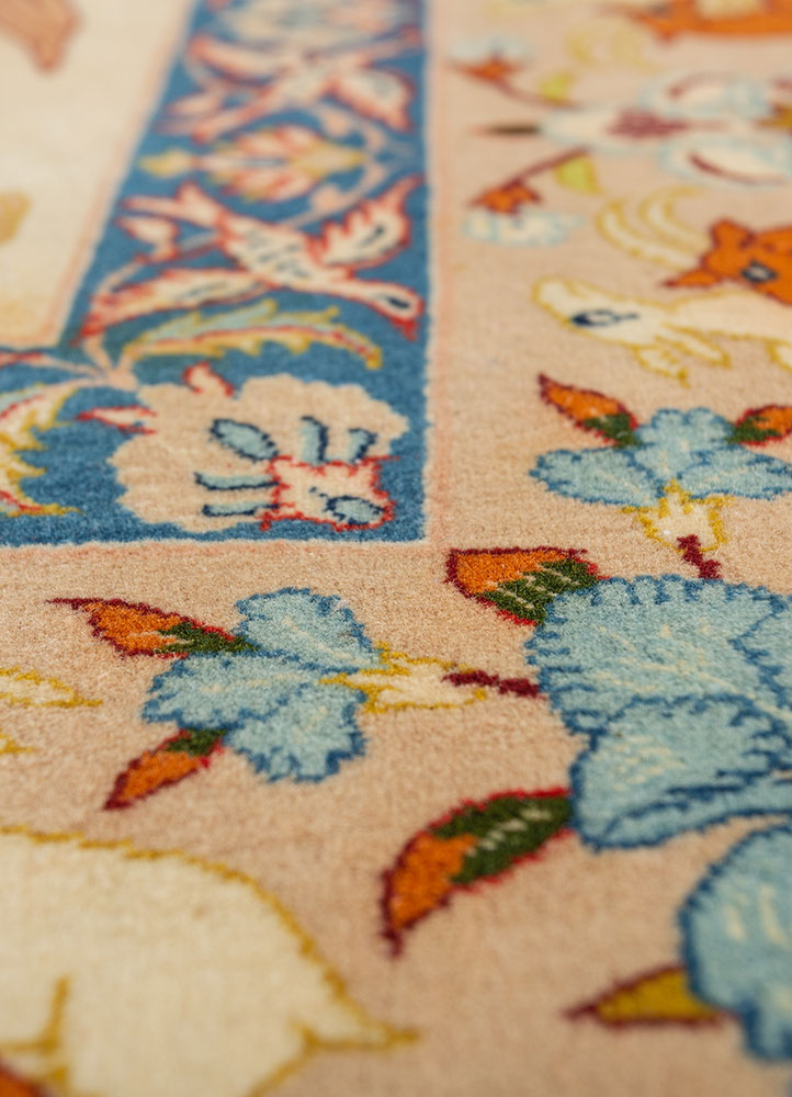 aalam ivory wool hand knotted Rug - CloseUp
