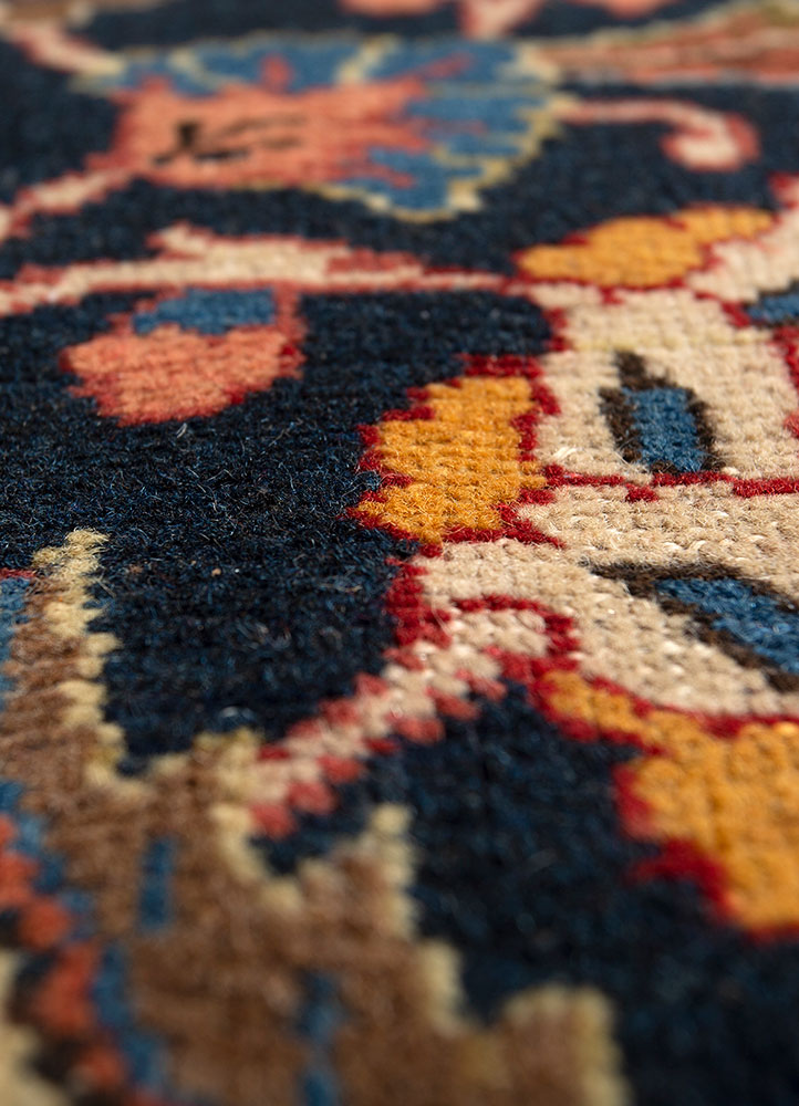 aalam gold wool hand knotted Rug - CloseUp