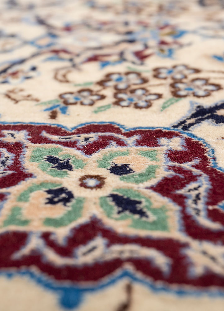 aalam ivory wool hand knotted Rug - CloseUp