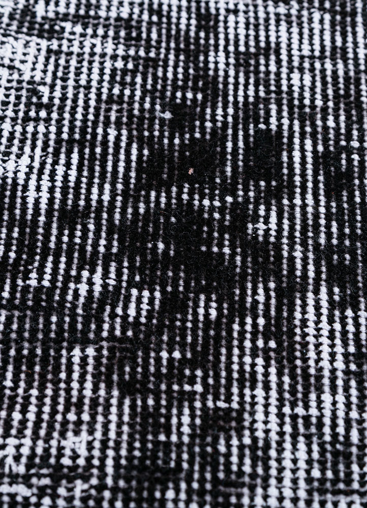 lacuna grey and black wool hand knotted Rug - CloseUp