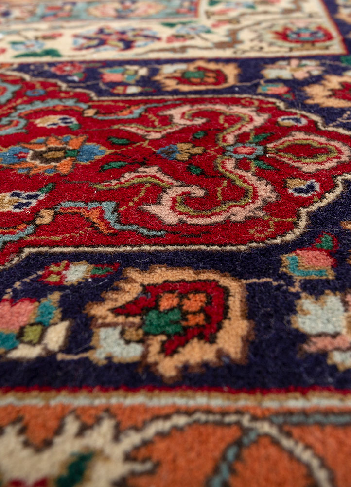 aalam red and orange wool hand knotted Rug - CloseUp
