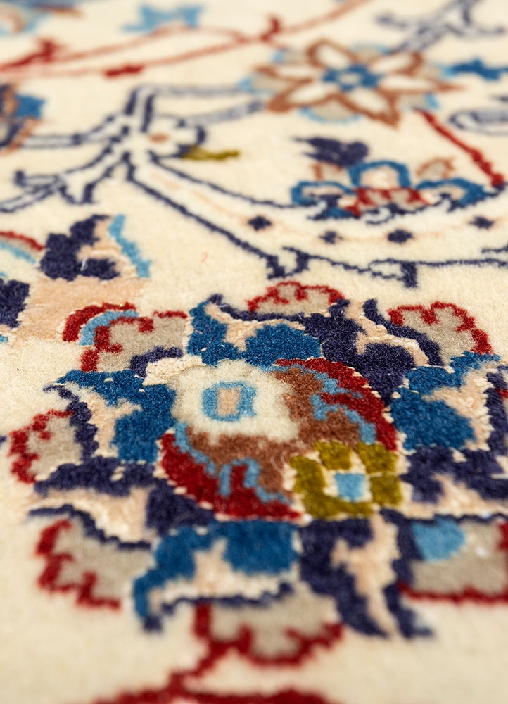 aalam gold wool hand knotted Rug - CloseUp