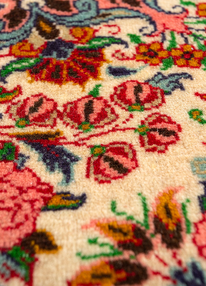 aalam red and orange wool hand knotted Rug - CloseUp