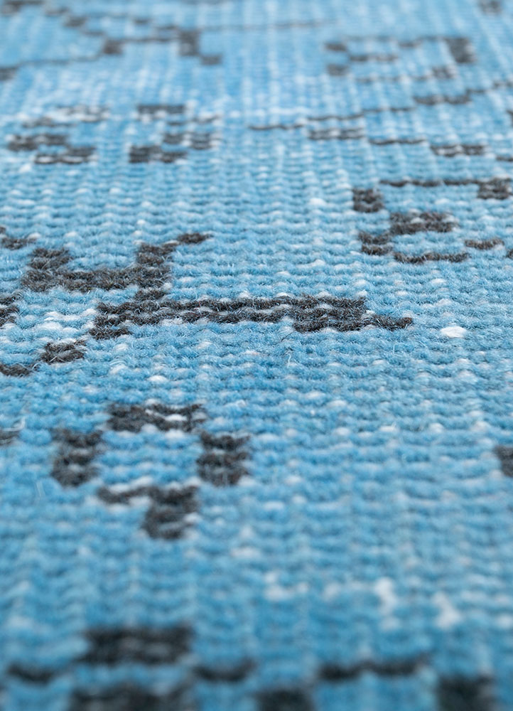 lacuna blue wool hand knotted Rug - CloseUp