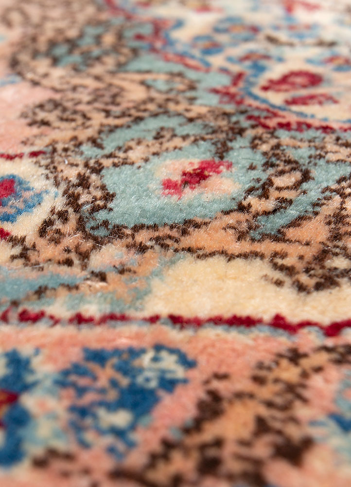 aalam ivory wool hand knotted Rug - CloseUp
