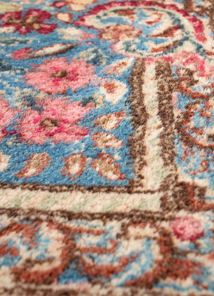aalam blue wool hand knotted Rug - CloseUp