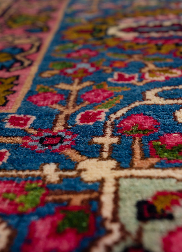 aalam red and orange wool hand knotted Rug - CloseUp