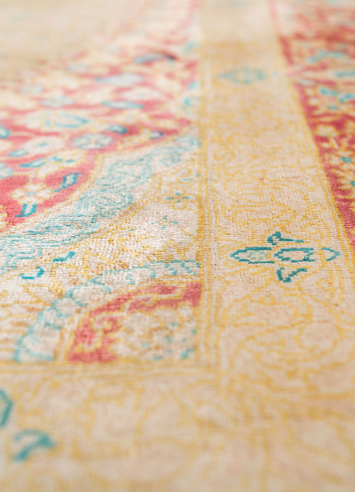 gulmarg gold silk hand knotted Rug - CloseUp