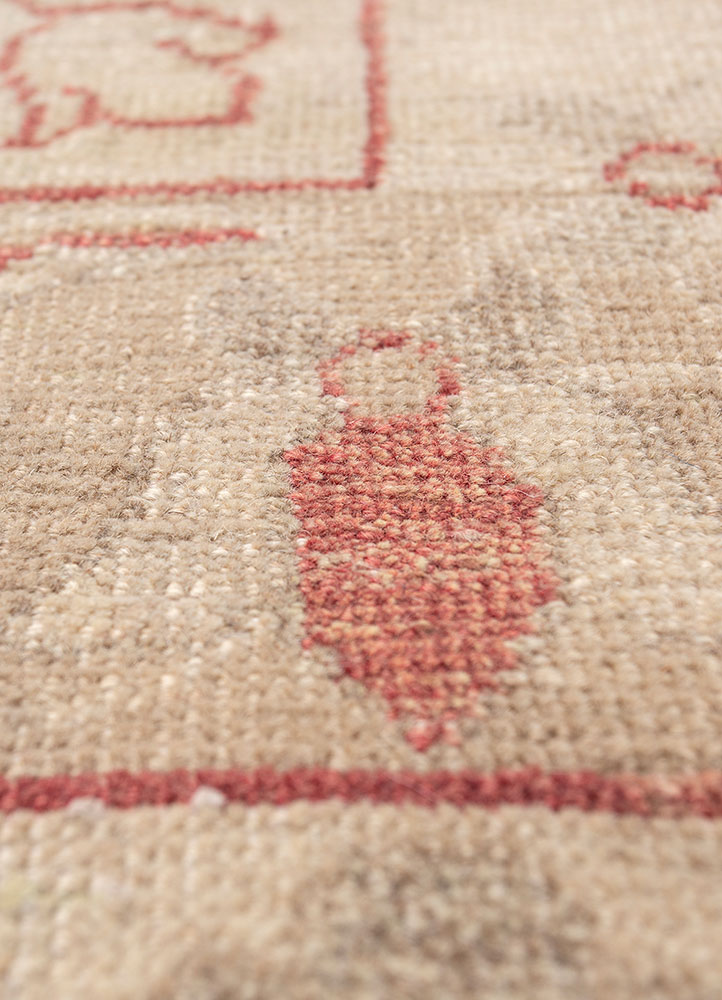 erbe gold wool hand knotted Rug - CloseUp