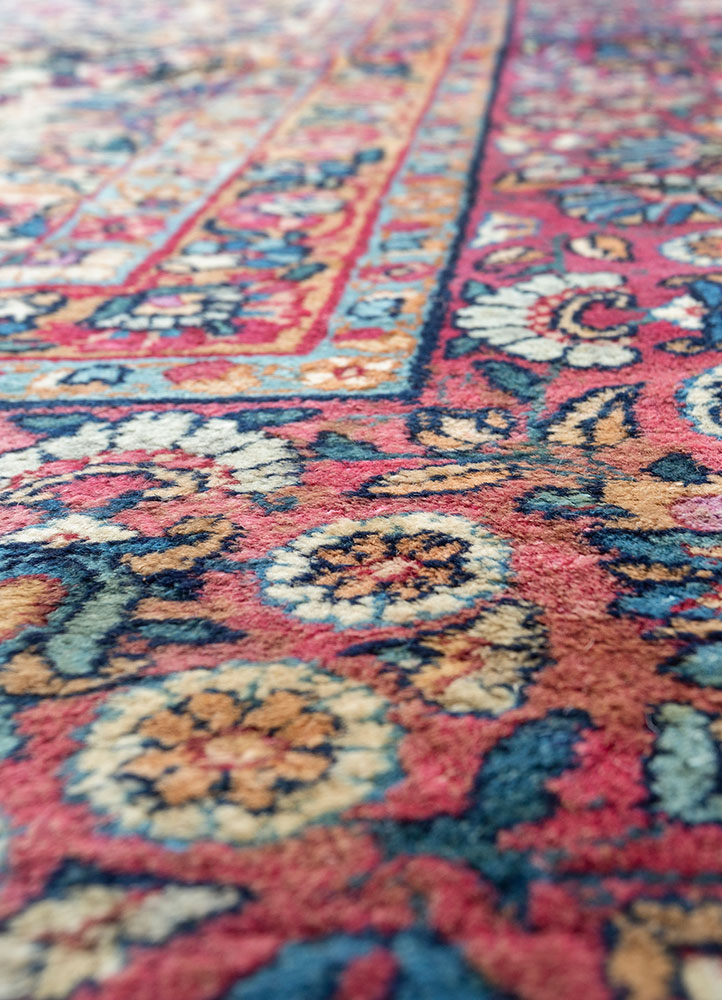 aalam gold wool hand knotted Rug - CloseUp